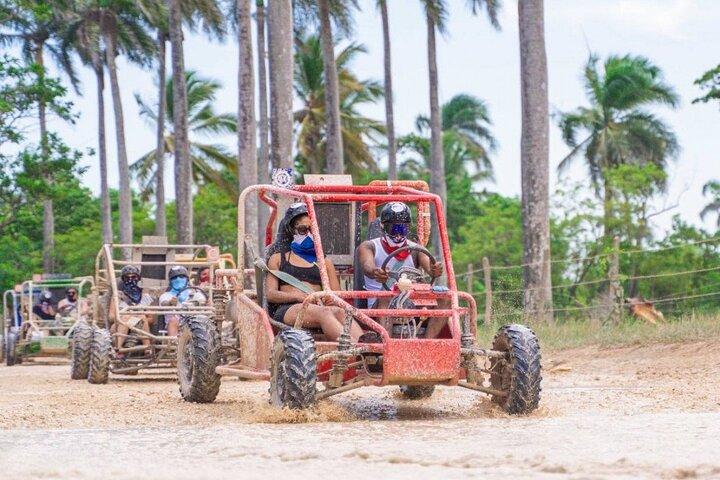 Tour in buggy di mezza giornata a Punta Cana con la spiaggia di Macao e il cenote