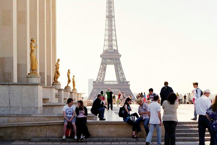 Tour in ascensore della Torre Eiffel con guida interattiva + cima opzionale