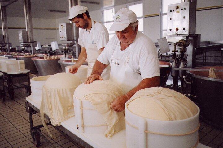 Bologna Parmezaanse kaas, wijn, balsamico-dagtour, kookcursus pasta