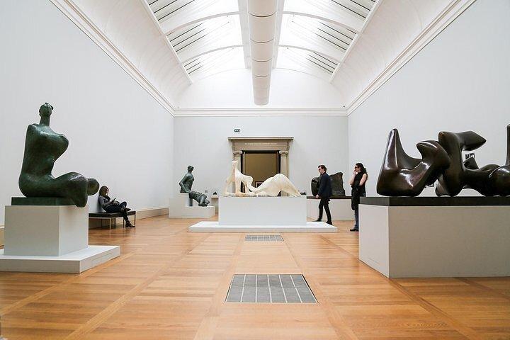 Visit the 3 Best London Art Galleries with a Fun Local Guide!
