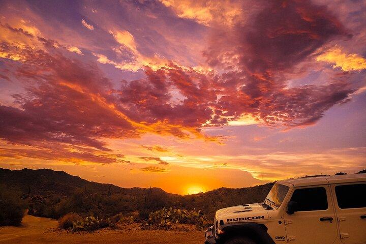 Offroad Sonoran woestijnavontuur en zonsondergang