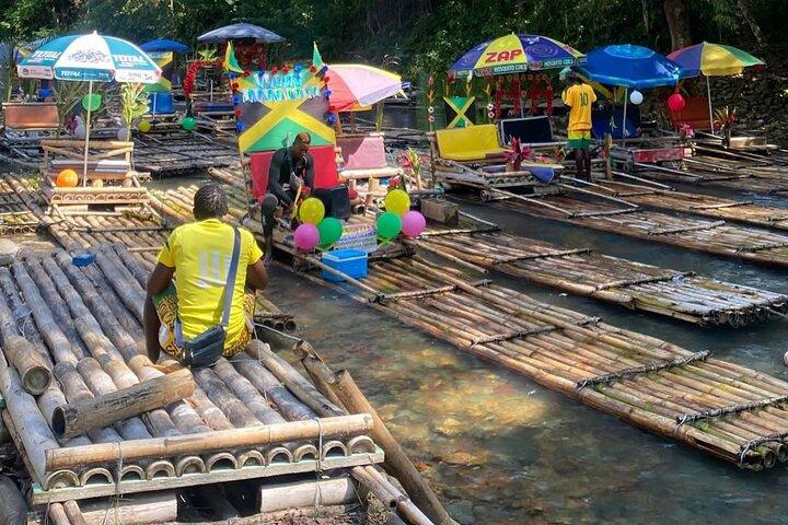 Rafting em Bambu com Massagem em Calcário e Pick up Privado