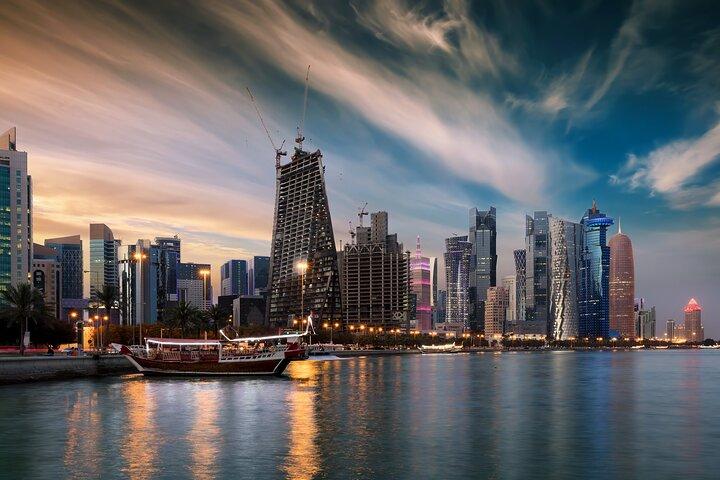Doha: tour privato notturno di 5 ore con cena