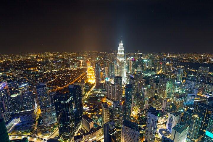 Private KL-Abendtour mit KL Tower und Symphony Fountain Show