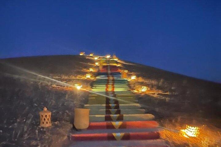 Tramonto nel deserto di Agafay, giro in cammello, cena