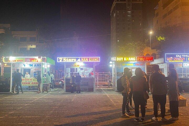 夜の漢江：ベトナム・ダナン市でボートトリップ体験