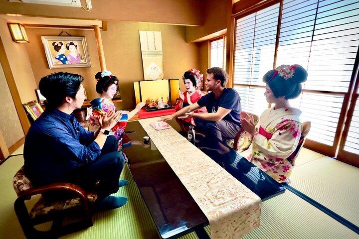 Tokyo Geisha Cultural Experience with Sake Tasting