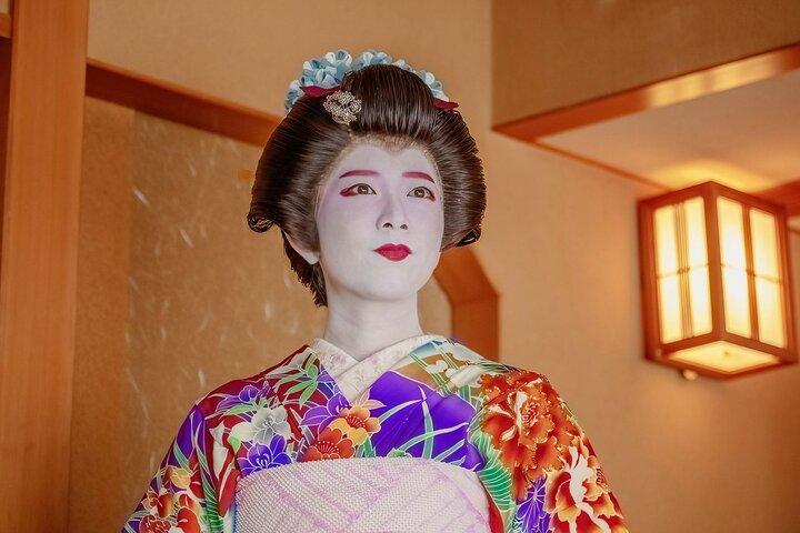 Tokyo Geisha Cultural Experience with Sake Tasting