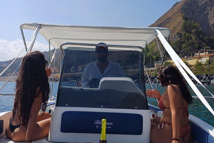 Passeio de barco em Taormina