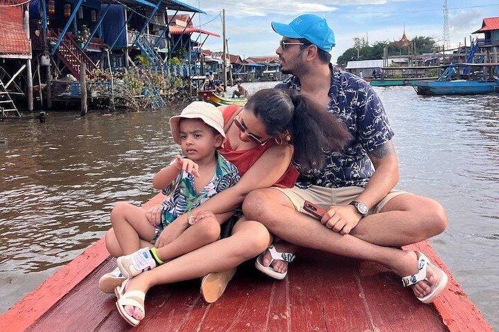 Halve dag drijvend dorp aan het Tonle Sap-meer nam deel aan de tour