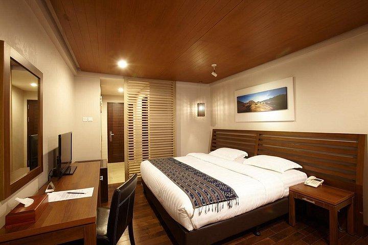 2Days/1Night Bromo Private Tour with Hotel