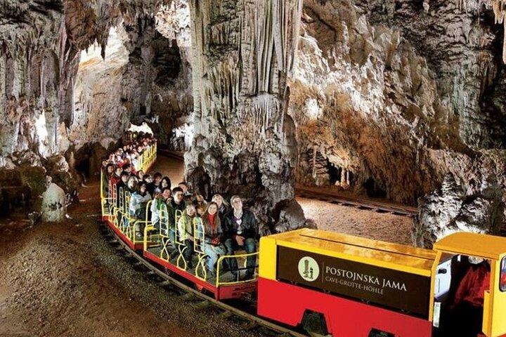 Descubra a Eslovênia: Caverna de Postojna, Lago Bled e viagem a Ljubljana