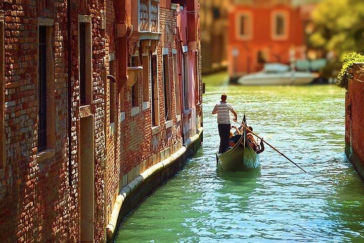 Tour privado en góndola desde Piazza San Marco + Ebook