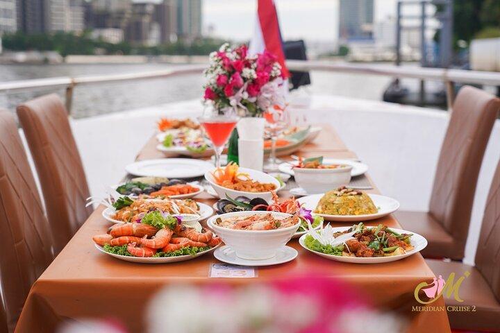 Bangkok Meridian Dinner Cruise von ICONSIAM