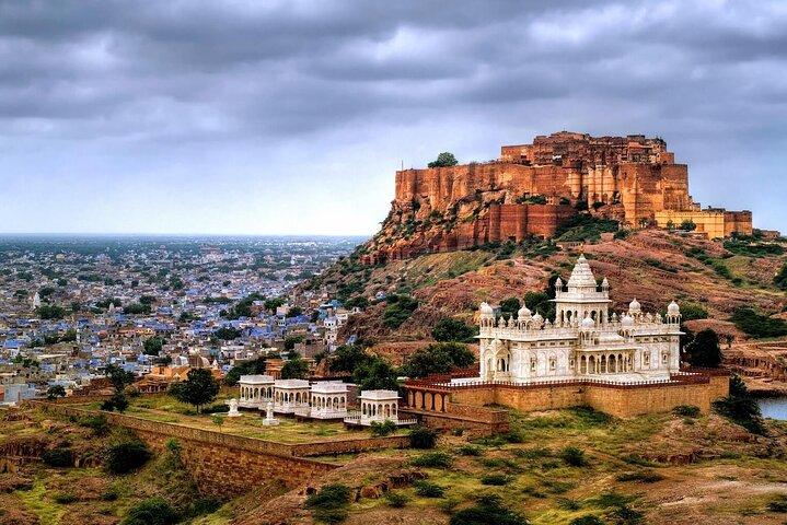 7 Tage Delhi Agra Jaipur Jodhpur Udaipur Tour-Taj Mahal bei Sonnenaufgang