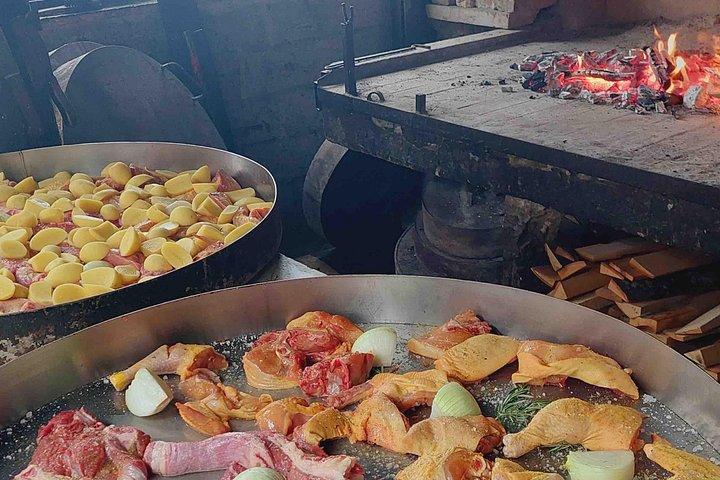 ディオクレティアヌス宮殿 - トロギール - ツェティナ - オミシュ 本格的なランチ