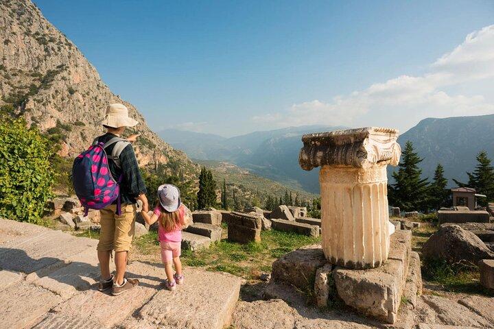 Tour privato di 2 giorni dei monasteri di Delfi e Meteora