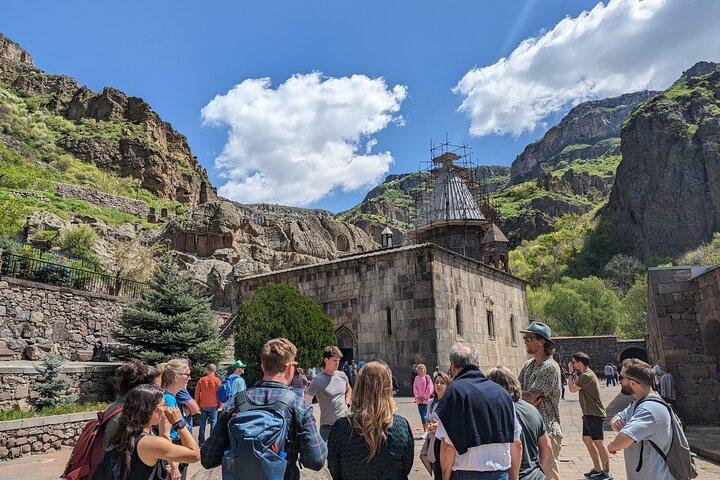 Tour armeno di 9 ore Garni Geghard Noratus Lago Sevan