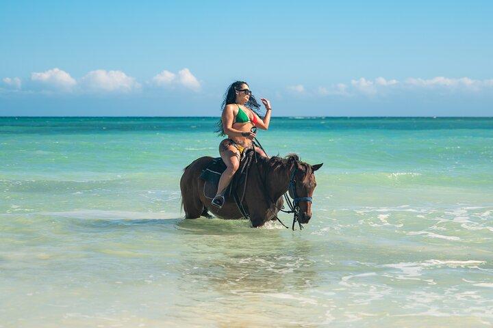 Rafting em bambu e passeio a cavalo e natação guiada em Ocho Rios