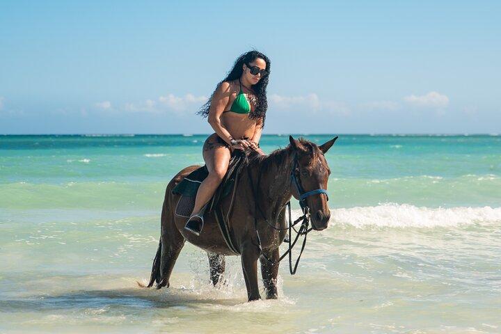 Rafting em bambu e passeio a cavalo e natação guiada em Ocho Rios