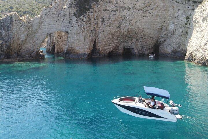 Croisière de luxe en hors-bord vers l'épave et les grottes bleues