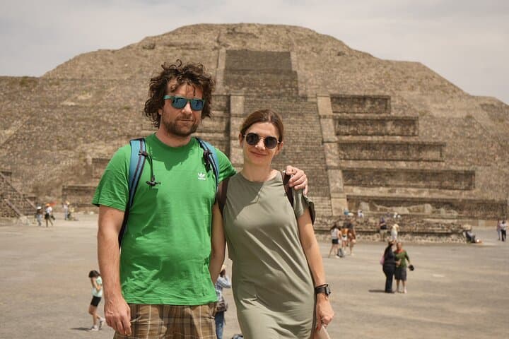 Teotihuacan Pyramids with Cave Visit and CDMX Transportation