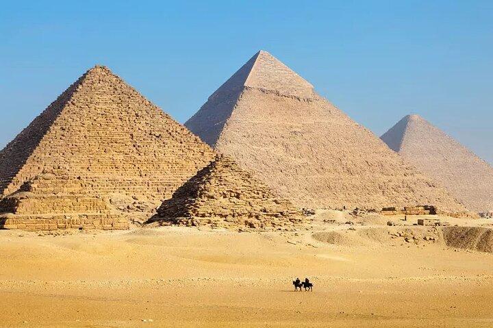 Visite privée des pyramides de Gizeh, de Sakkara et de Memphis