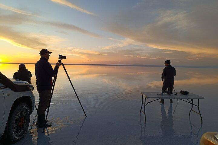 プライベートな経験Uyuni Salt Flatsでの自転車