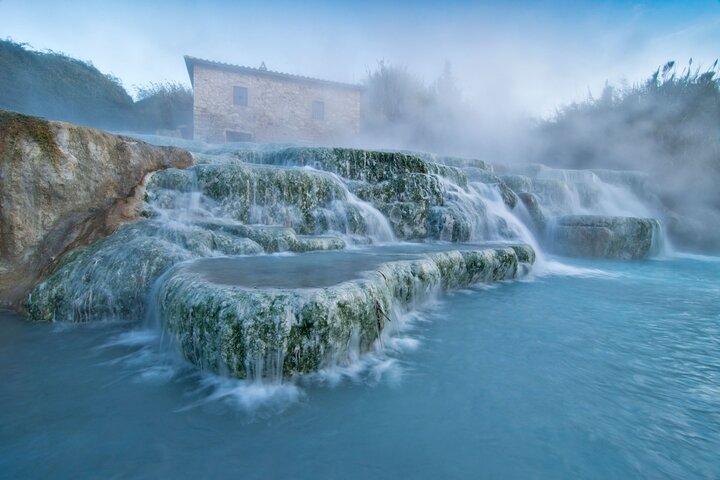 Excursión guiada de día completo desde el puerto de Toscana con cata de vinos