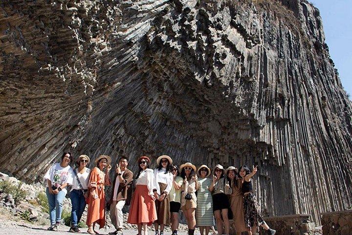 プライベートツアー：エレバン観光市内ツアーとガルニ寺院