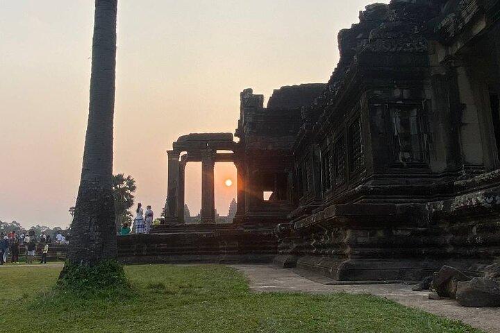 Angkor Wat Sunrise Tour & Exploração do Parque Arqueológico
