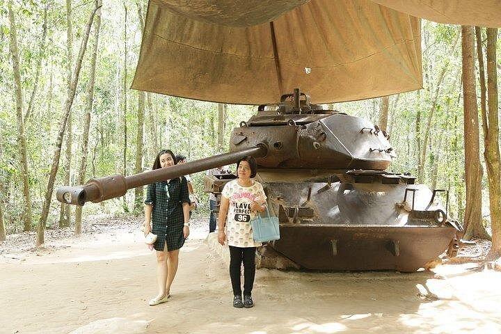 フエ発非武装地帯モトトリップ