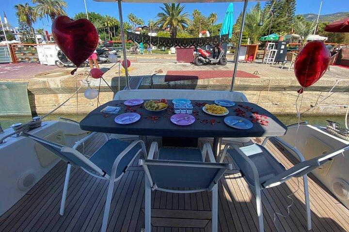 Excursion privée en yacht à Alanya avec déjeuner et transfert