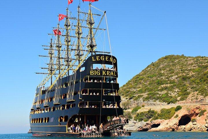 Side-Alanya: Piratenjachttour (Legend Big Kral) met lunch-drankje