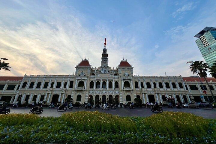 [Kostenlose E-sim] Abendspaziergang in Saigon