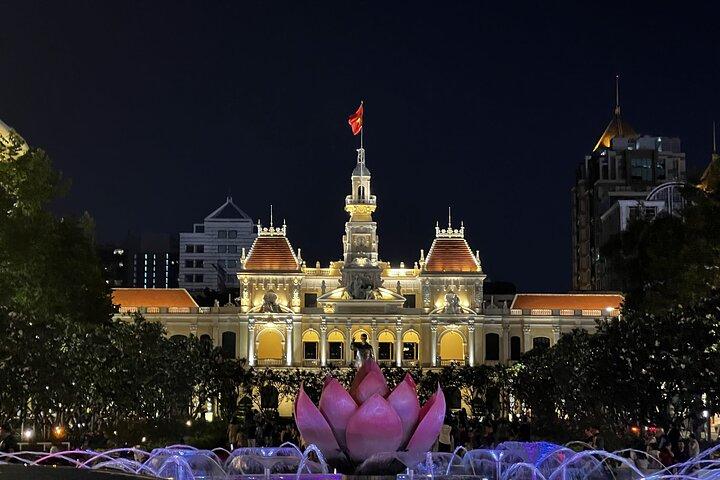 [Kostenlose E-sim] Abendspaziergang in Saigon