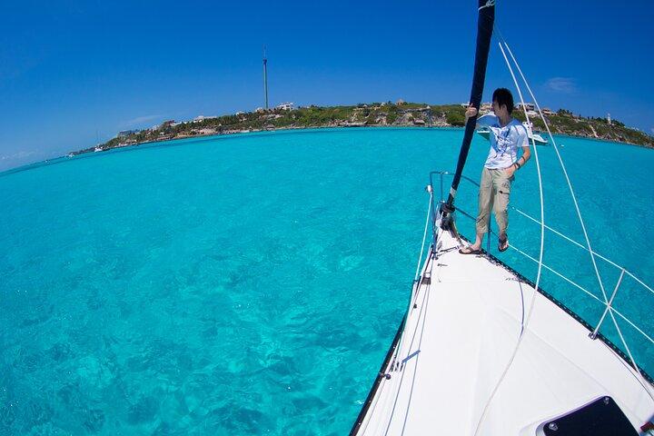 Cancun Private Classic Sailboat Cruise com cervejas e refrigerantes