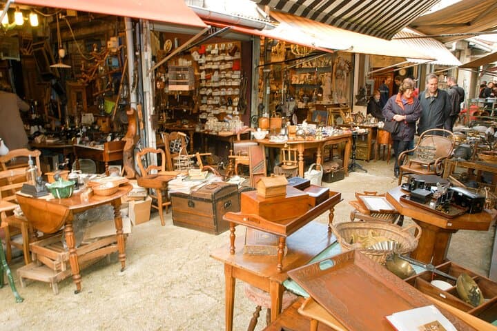 Paris: Saint Ouen Flea Market Guided Tour with Local Guide