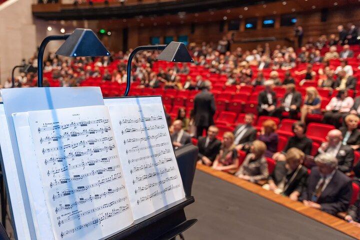 行列をスキップして音楽博物館があるプラハのモーツァルト トレイル