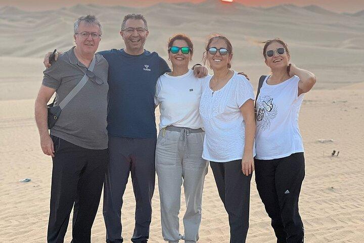 30分間のラクダトレッキングツアー付きモーニングサファリ