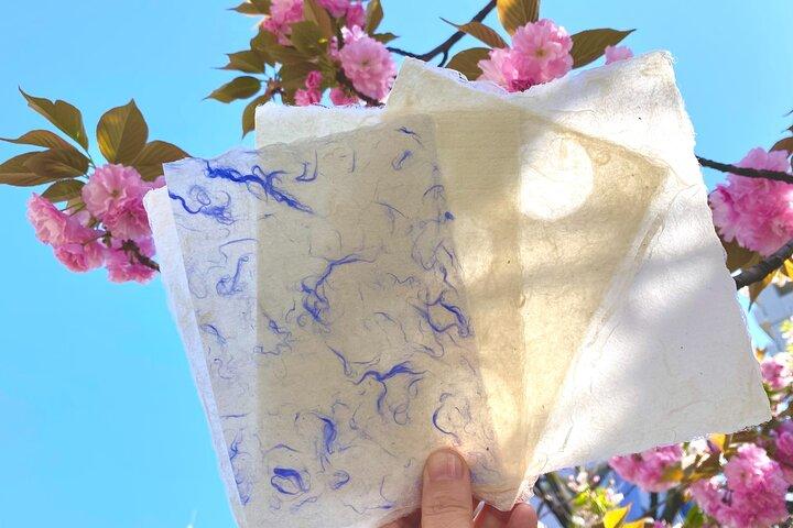 Auténtico taller de fabricación de papel washi hecho a mano en Ueno