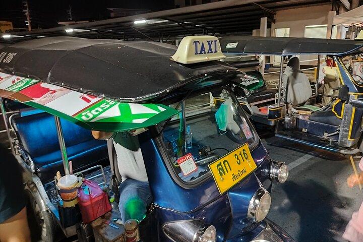 Chiang Mai Tuk Tuk aften tur med templer og gaden mad