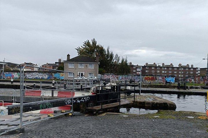 Une visite à pied autoguidée des Docklands de Dublin