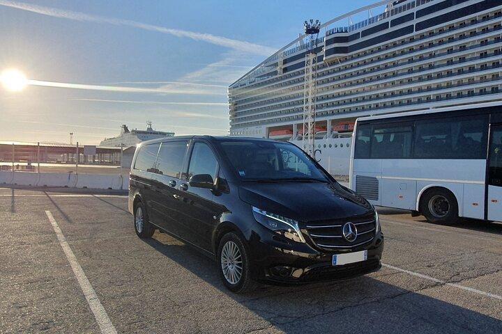 Traslado por el puerto de Croisiere Marseille al aeropuerto o a la estación TGV