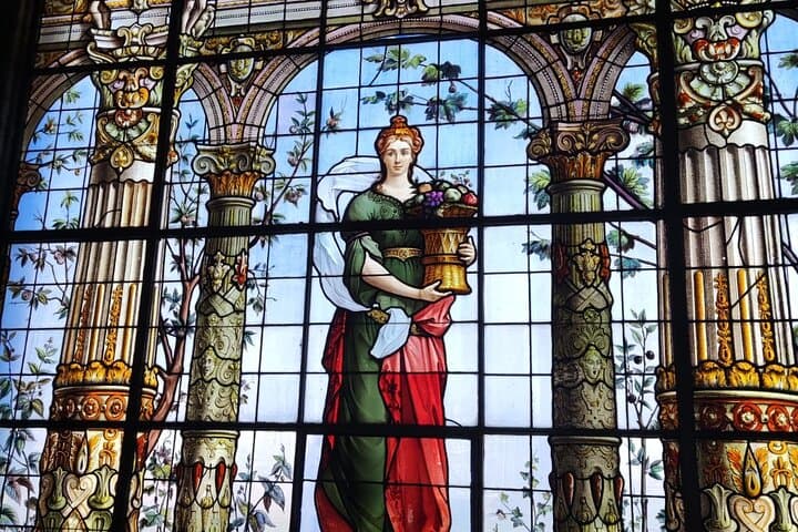 Private and Guided Tour to Chapultepec Castle with Transportation