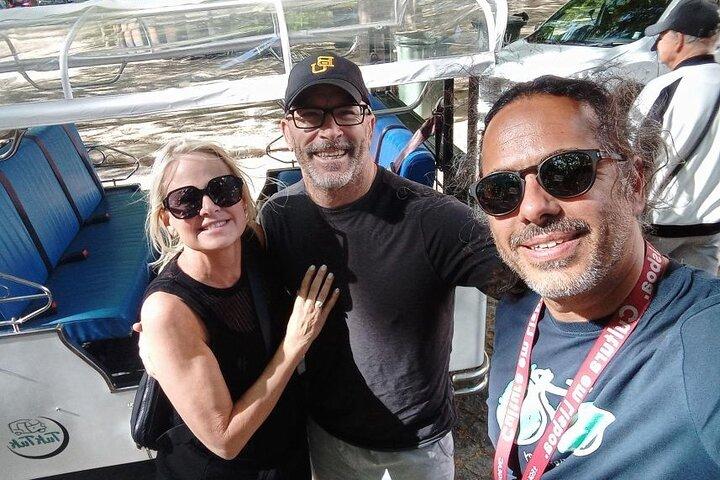 Tour Privado de Tuktuk em Lisboa com Degustações de Comida e Vinho