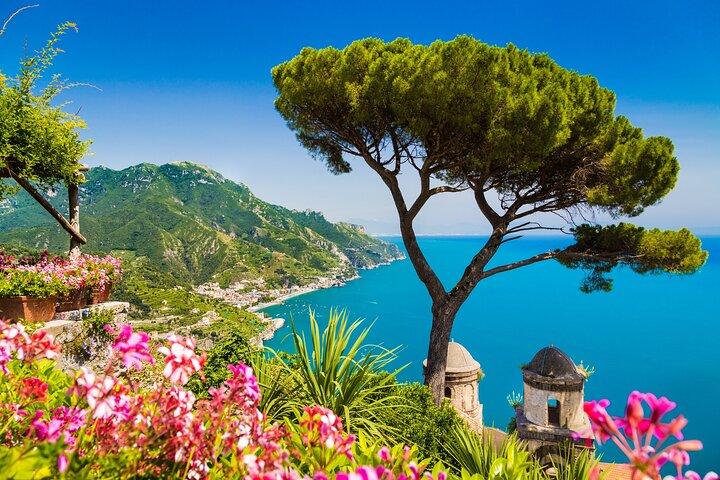 Tour di un'intera giornata in Costiera Amalfitana per piccoli gruppi da Salerno