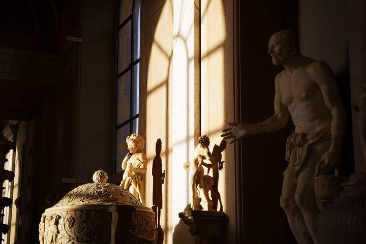 Vatican Museums Alone: VIP Early Entry or After-Hours Guided Tour