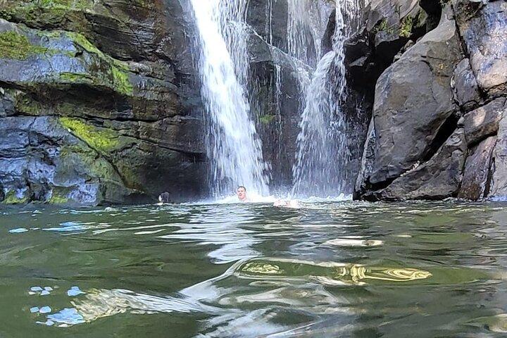 Gemme nascoste e cascata di Puerto Viejo