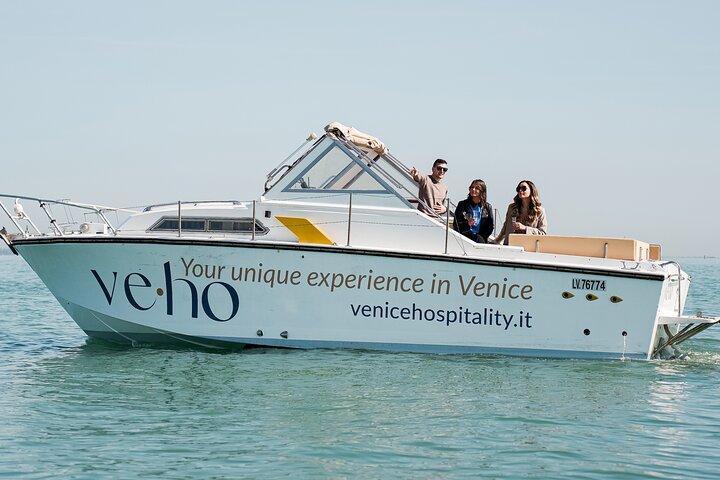 Tour privado de 4 horas: Murano e Burano em barco particular